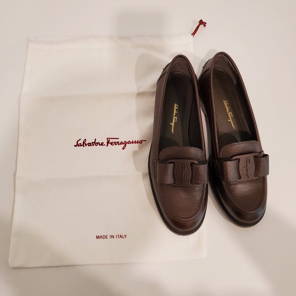 Salvatore Ferragamo Viva bow leather loafers, brown